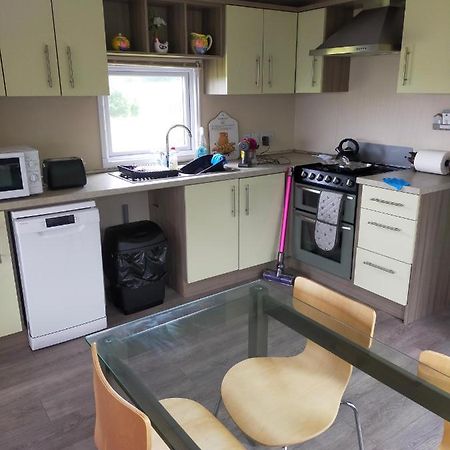 Slieve Croob Cosy Caravan Finnis 外观 照片