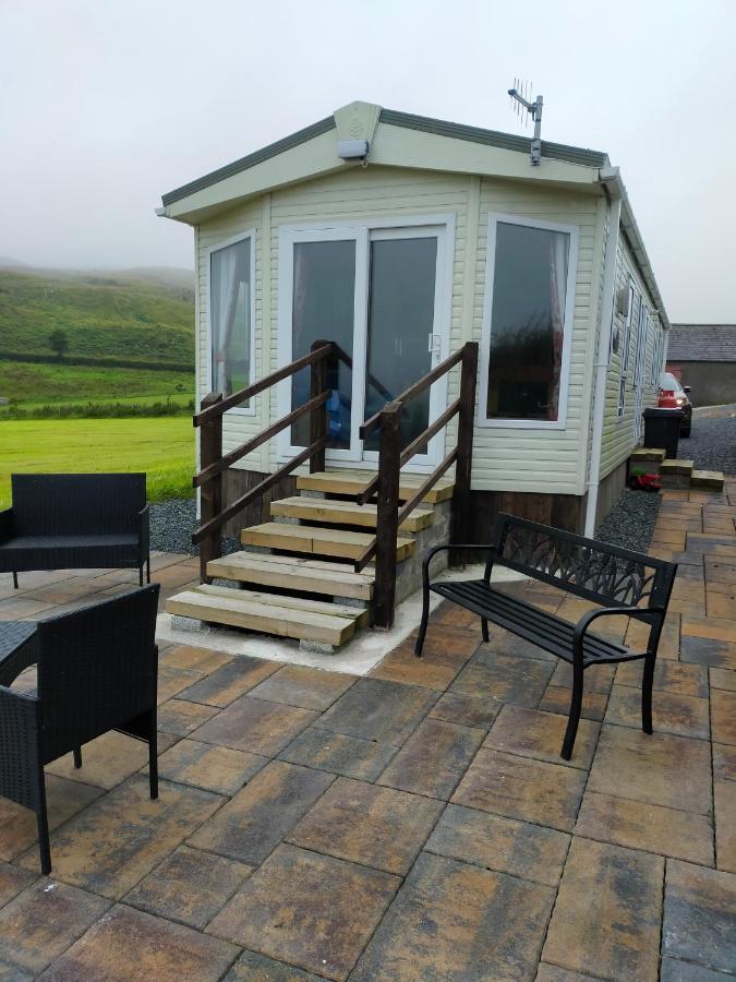 Slieve Croob Cosy Caravan Finnis 外观 照片